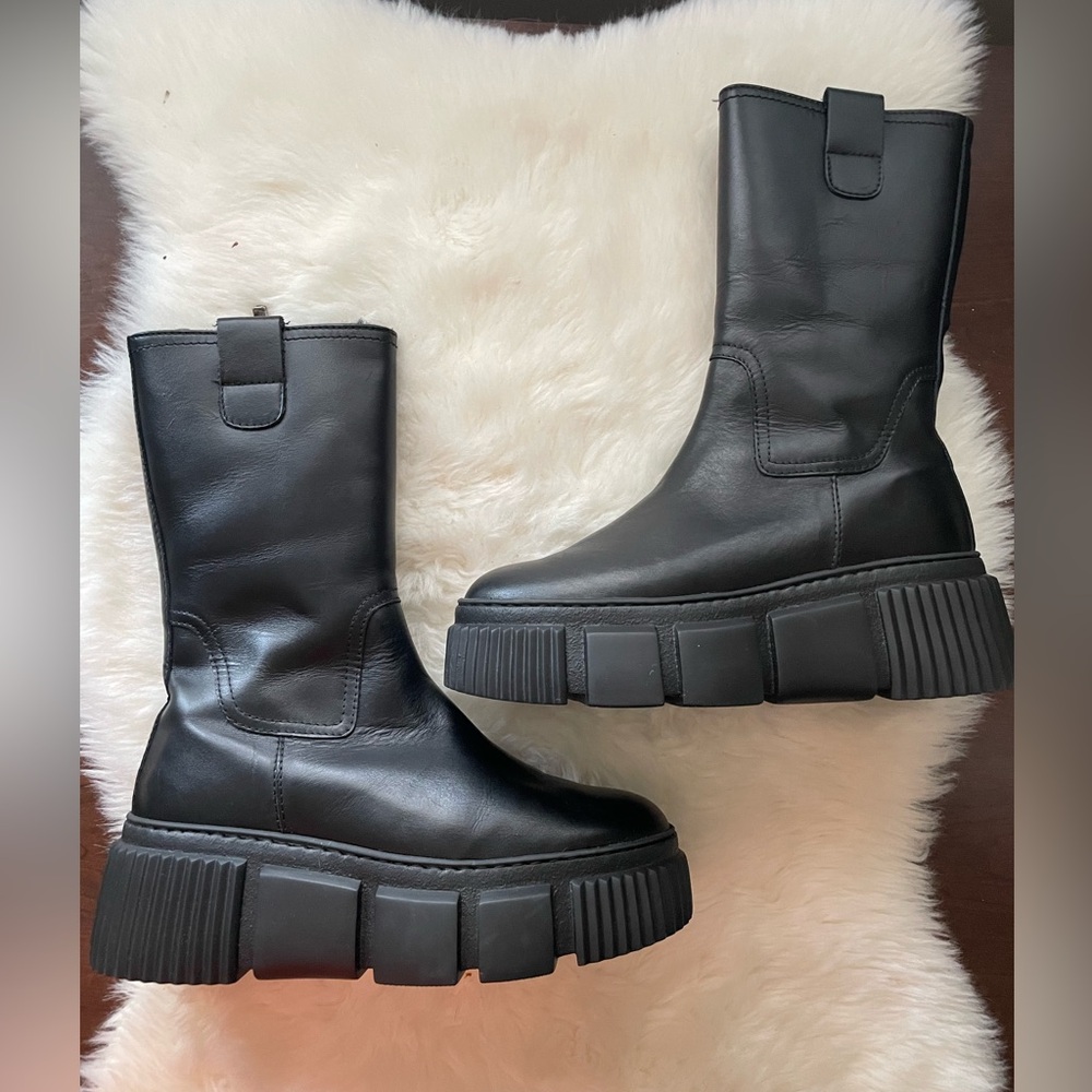 New! Nila Boots